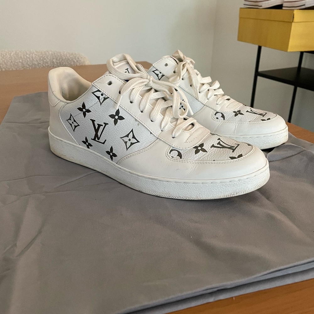 Mens Louis Vuitton White Sneaker